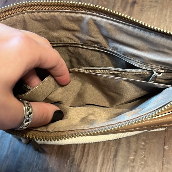 Relic crossbody purse - Picture 6 of 8